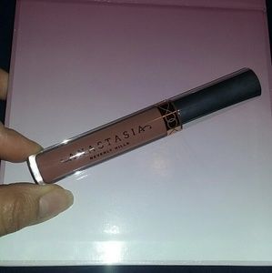 Anastasia Beverly Hills liquid lipstick